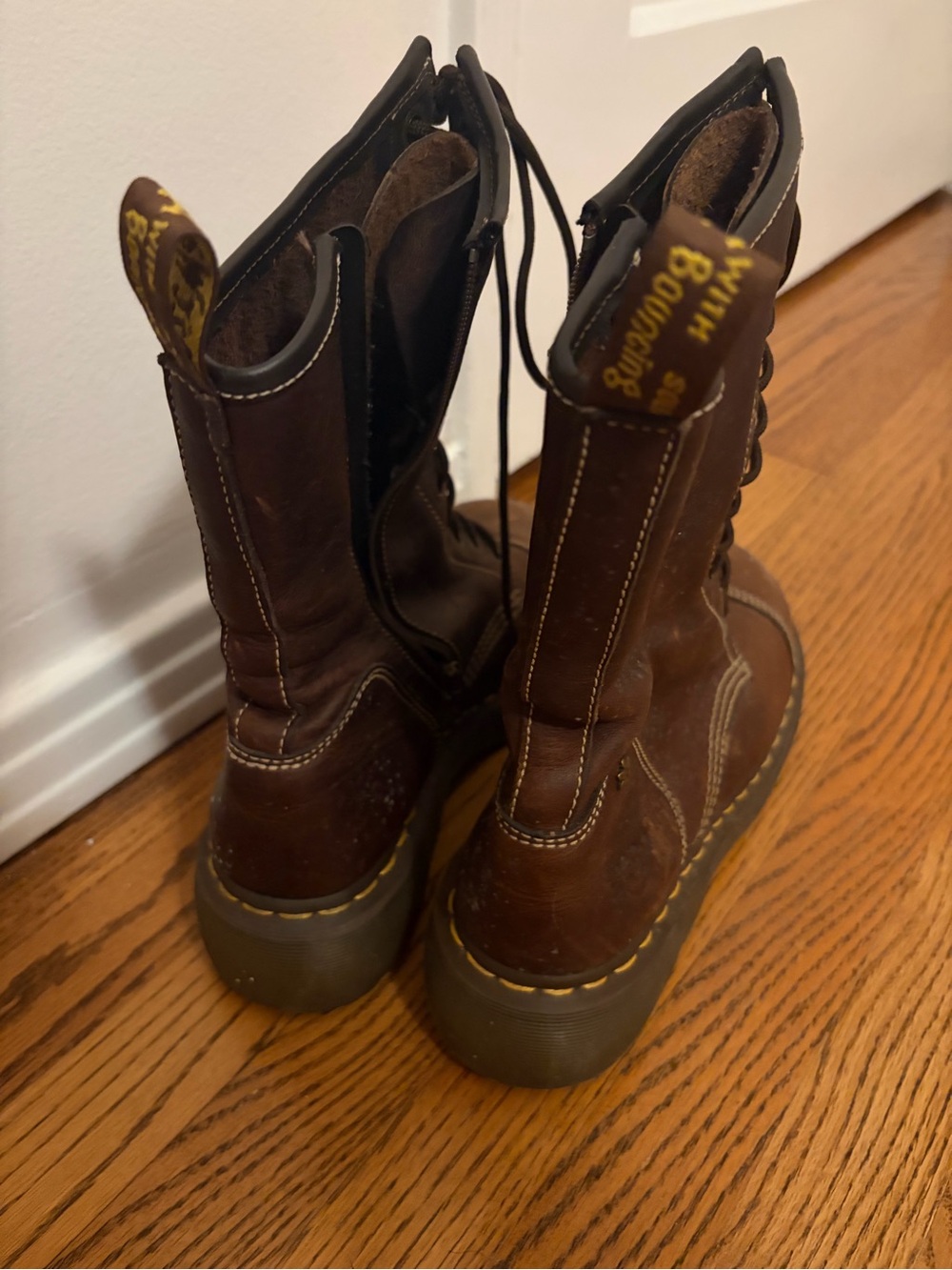 Vintage Brown Lace-Up Combat Boots - Dr. Martens - Picture 3 of 4